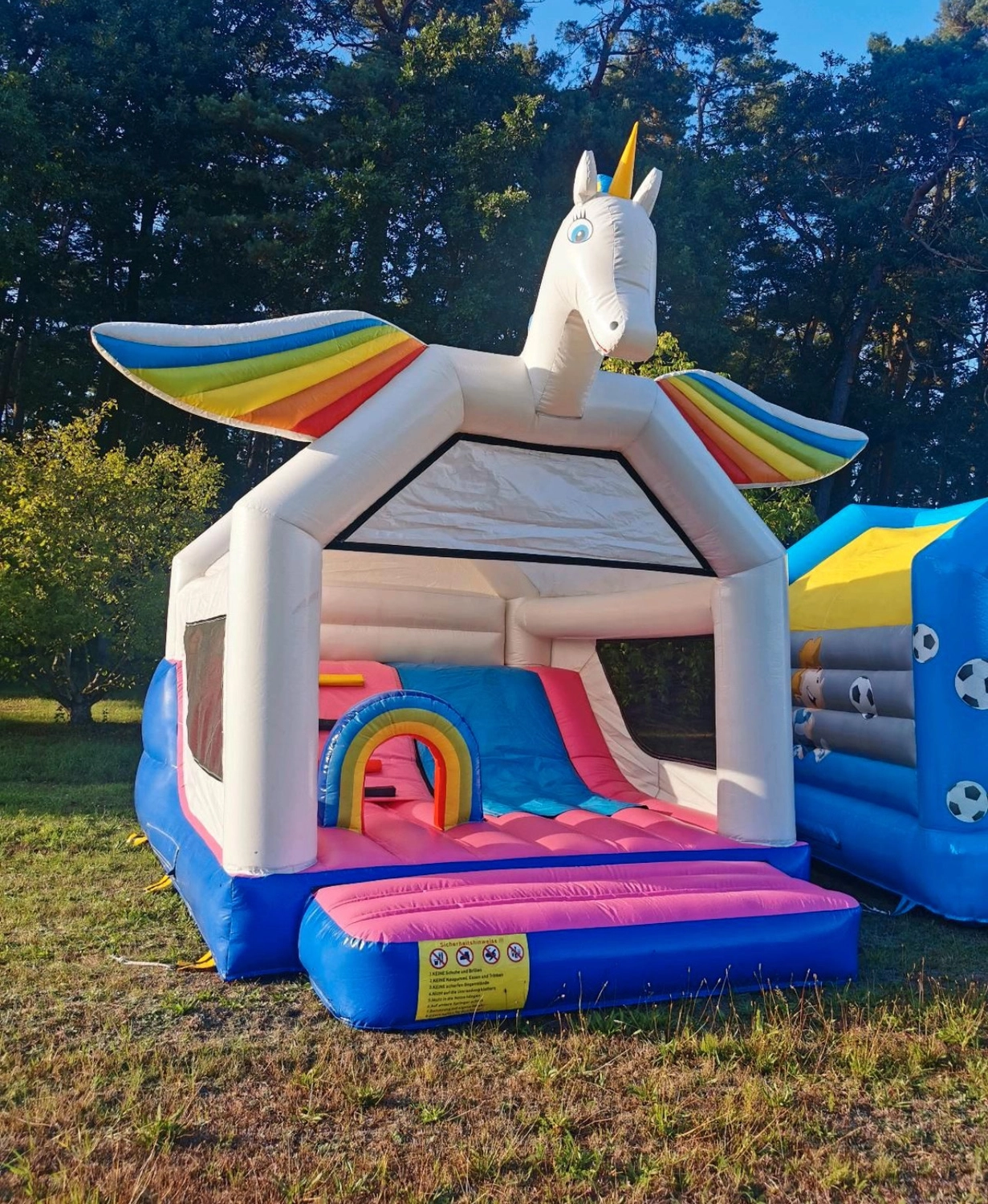 Hüpfburgen Mieten - Hüpfburg für alle Anlässe, Eventmodule - Hüpfburg Einhorn