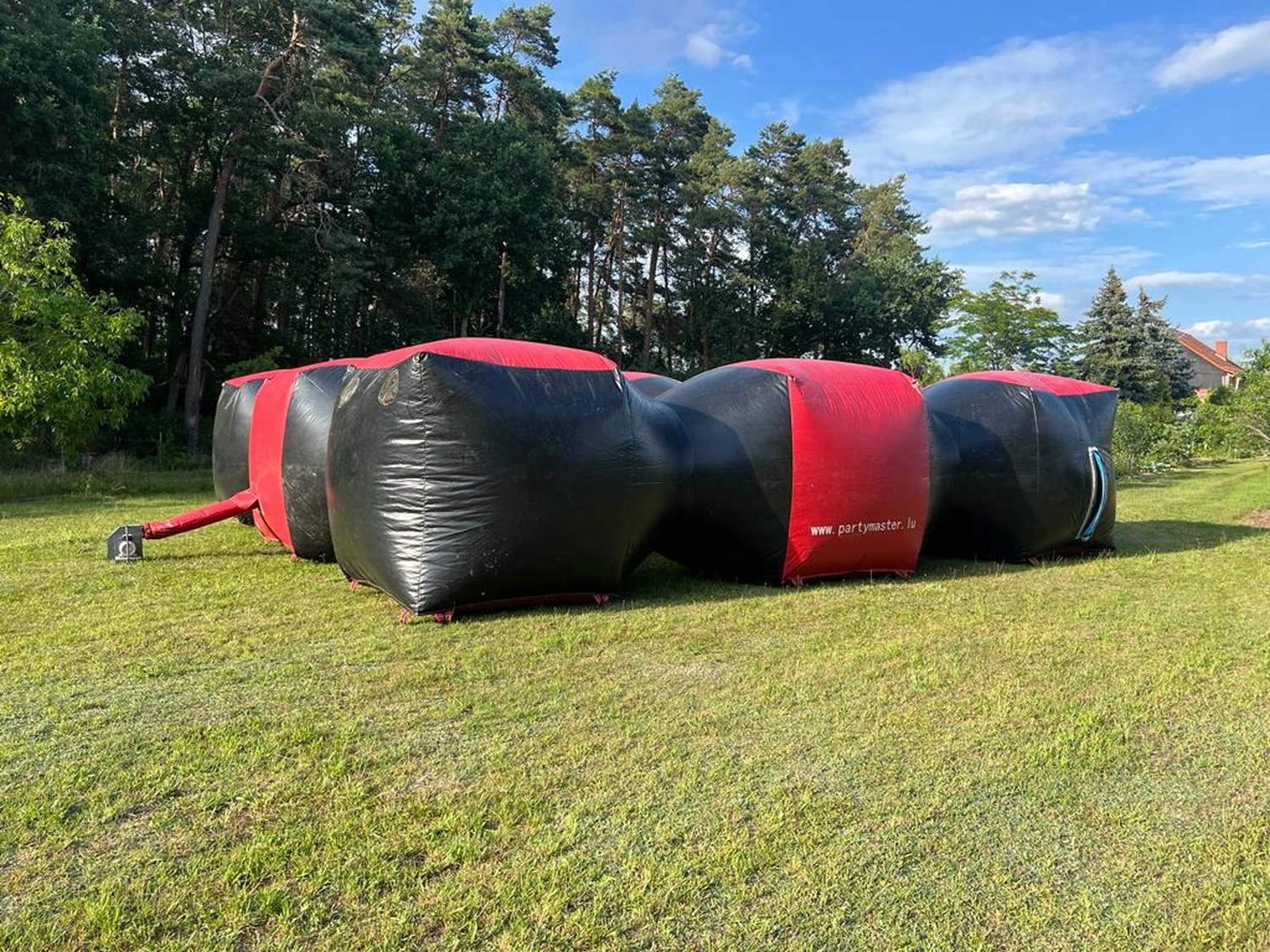 Hüpfburgen Mieten - Hüpfburg für alle Anlässe, Eventmodule - Hüpfburg vor dem Aufblasen
