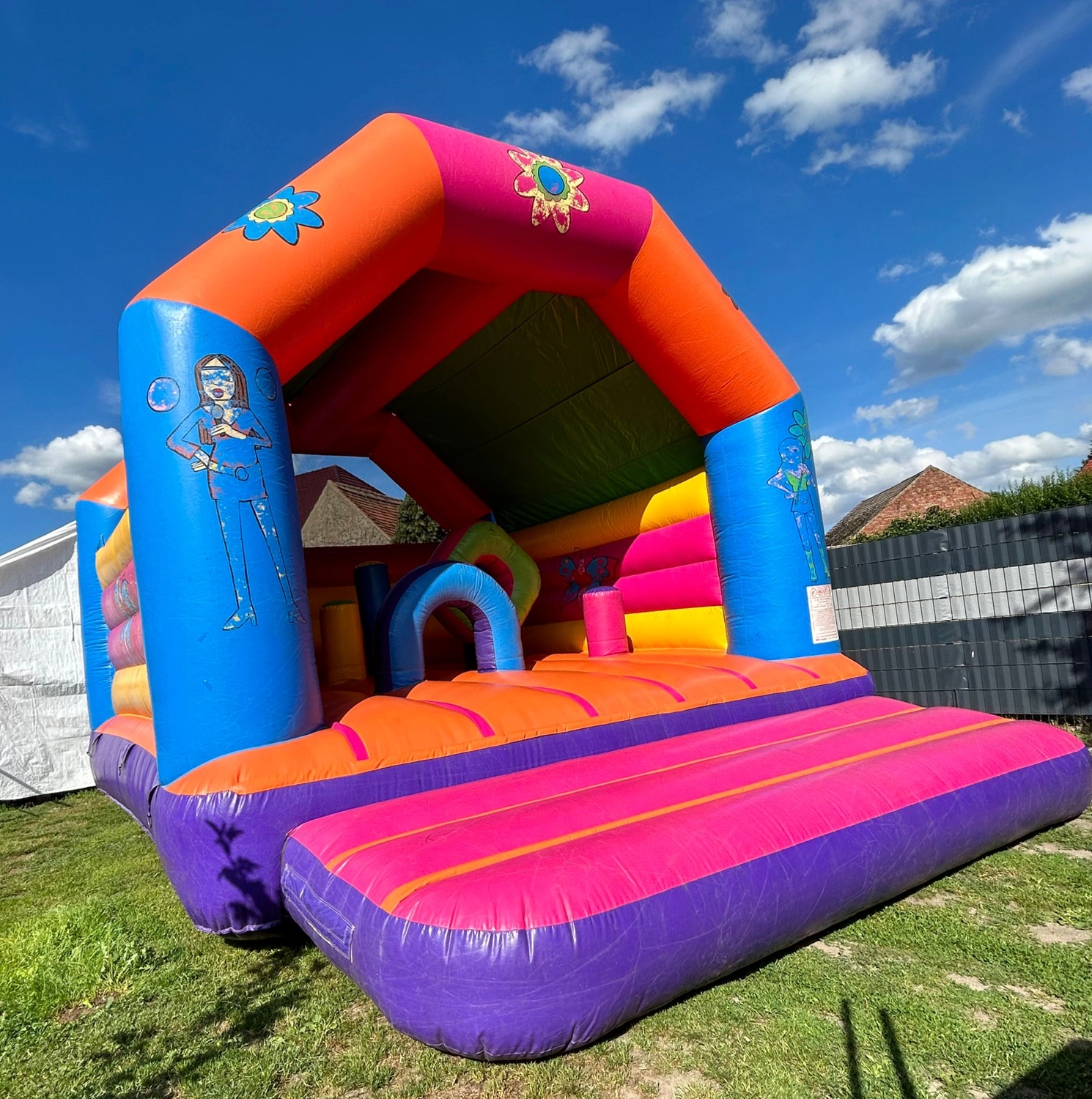 Hüpfburgen Mieten - Hüpfburg für alle Anlässe, Eventmodule - Girls Fun Hüpfburg
