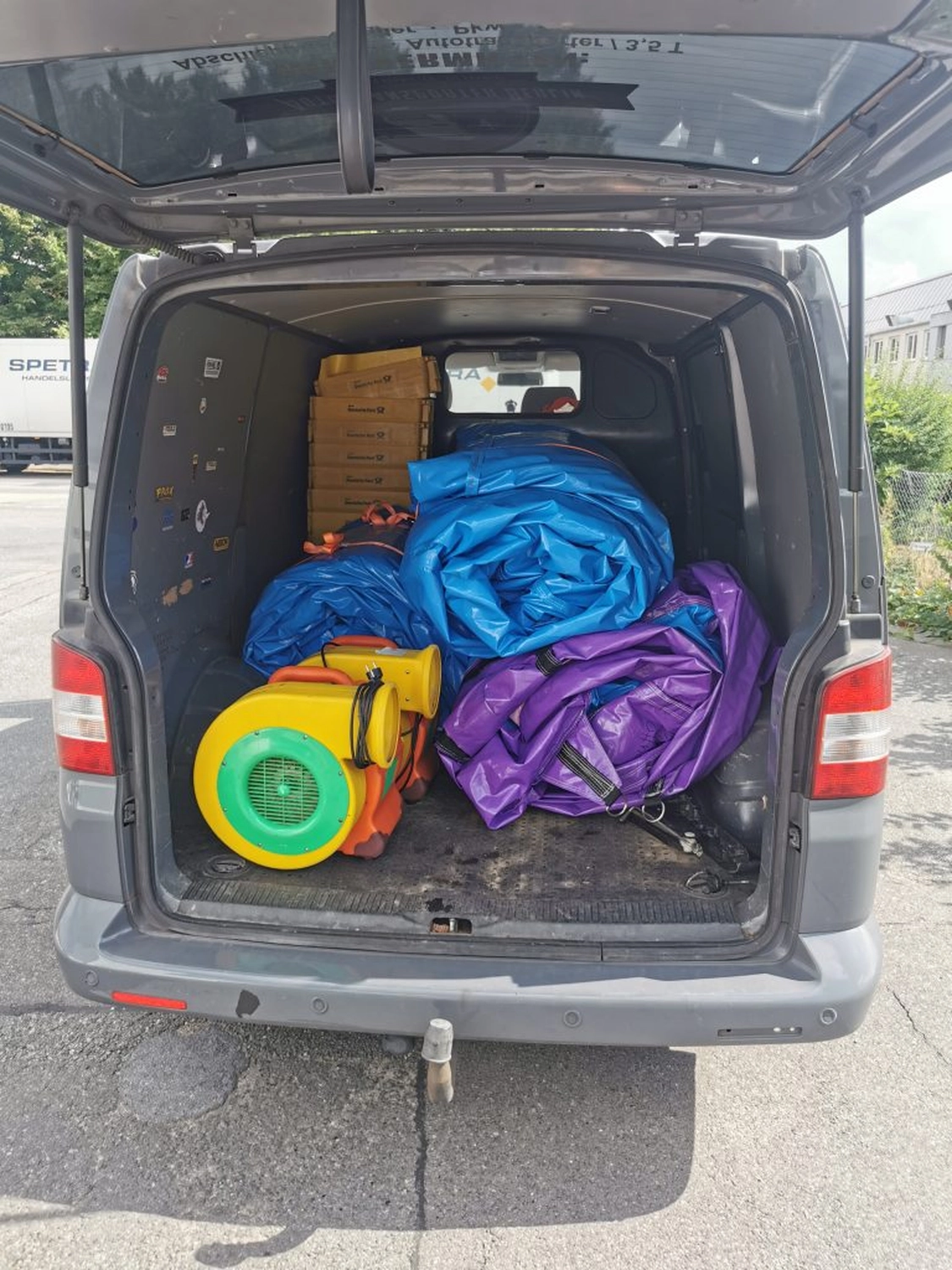 Hüpfburgen Mieten - Hüpfburg für alle Anlässe, Eventmodule - Lieferwagen